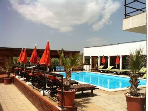 Omega Mamaia Nord Hotell Năvodari Exteriör bild