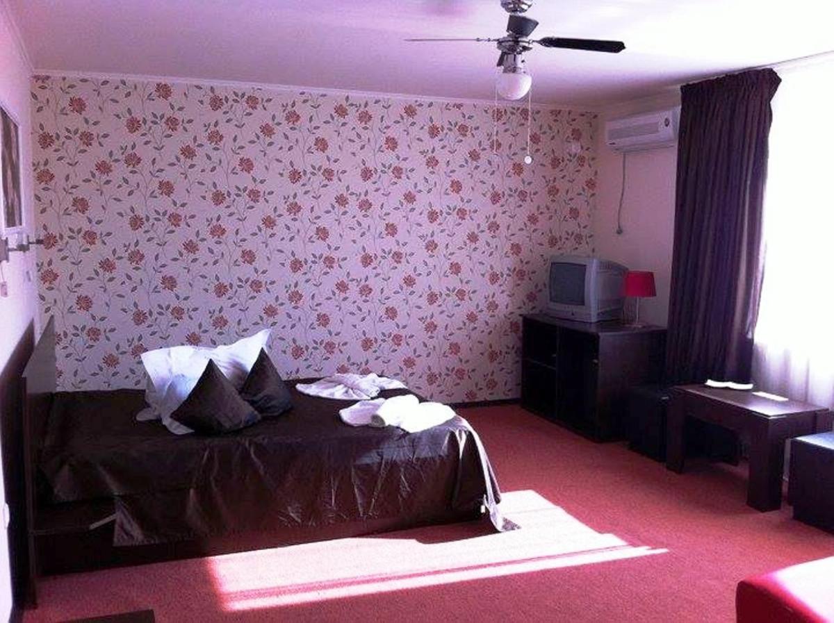 Omega Mamaia Nord Hotell Năvodari Exteriör bild